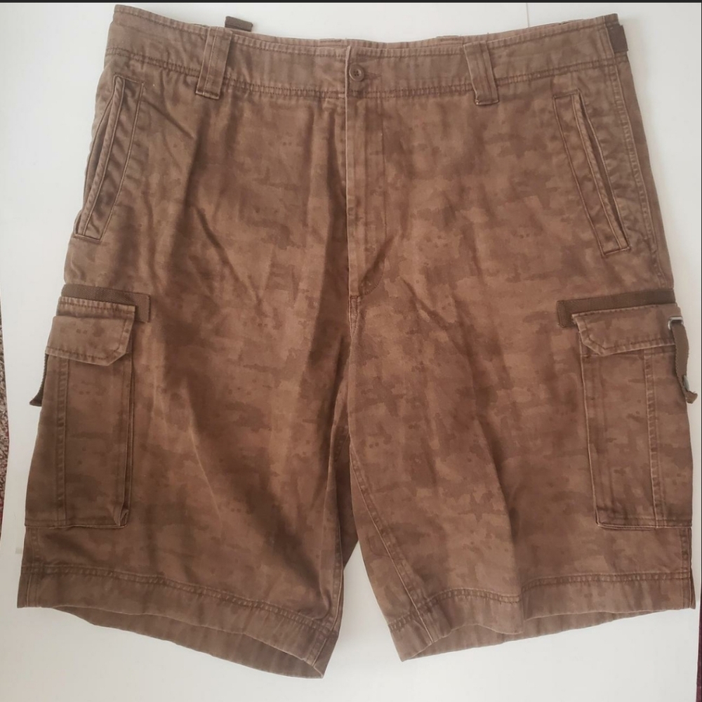 Roundtree & Yorke Brown Tan Camo Cargo Shorts Size 40